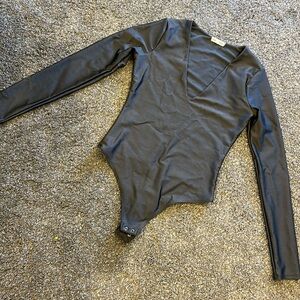 Never worn Good American bodysuit